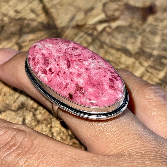 Bright Pink Thulite Ring Size 5 - Picture 4 of 15